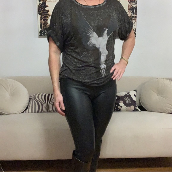👜2 for $15 / Sheer grey/black Buffalo T-shirt - Picture 1 of 5